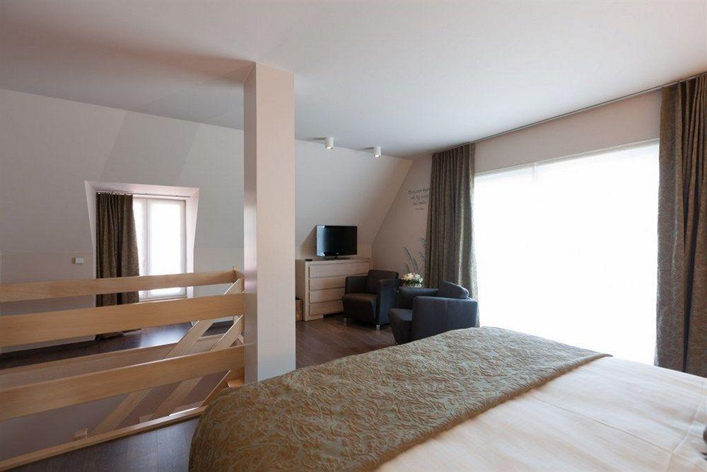B&B Riche Terre Damme Exteriör bild